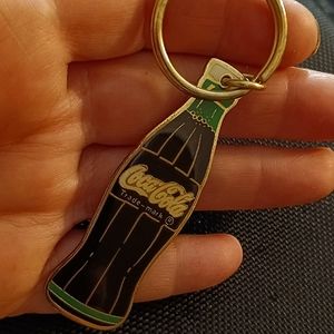 Vintage 1986 Coca Cola Company Keychain